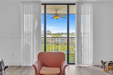 Condo in Miami, Florida, 2 bedrooms  № 1715720 - photo 22
