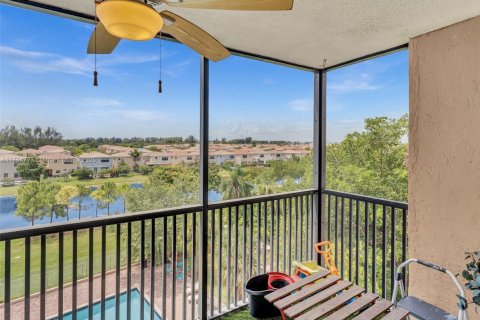 Condo in Miami, Florida, 2 bedrooms  № 1715720 - photo 23