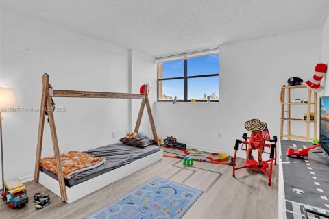 Condo in Miami, Florida, 2 bedrooms  № 1715720 - photo 30