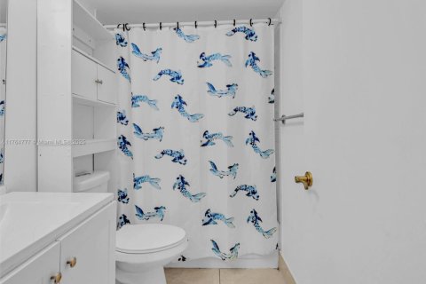 Condo in Miami, Florida, 2 bedrooms  № 1715720 - photo 28