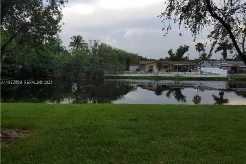 Купить кондоминиум в Санрайз, Флорида 2 спальни, 95.69м2, № 1990857 - фото 5