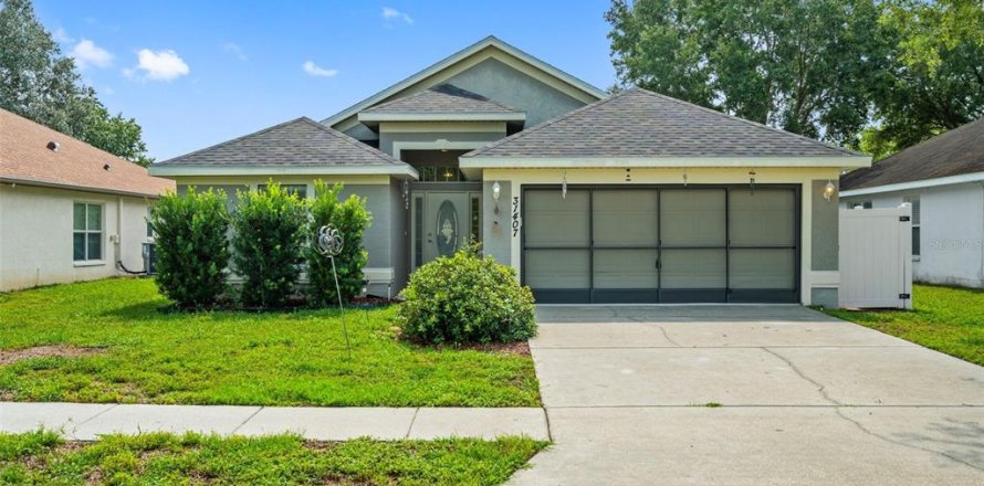 Villa ou maison à Brooksville, Floride 4 chambres, 149.02 m2 № 2236054