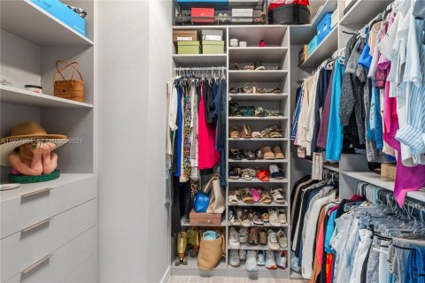 Купить кондоминиум в Майами, Флорида 4 спальни, 300.35м2, № 1987484 - фото 16