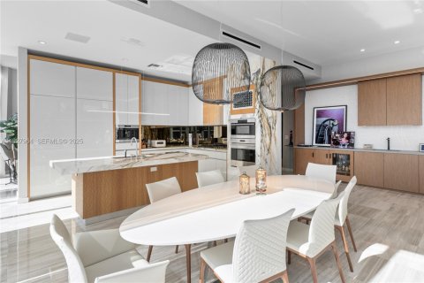 Купить кондоминиум в Майами, Флорида 4 спальни, 300.35м2, № 1987484 - фото 9