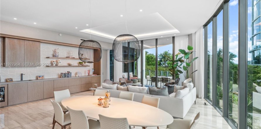 Кондоминиум с 4 спальнями в Майами, Флорида № 1987484