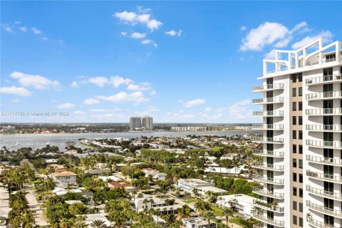 Condominio en venta en Riviera Beach, Florida, 2 dormitorios, 138.24 m2 № 2038626 - foto 5