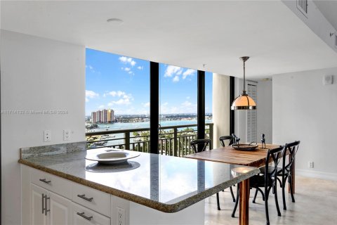 Condominio en venta en Riviera Beach, Florida, 2 dormitorios, 138.24 m2 № 2038626 - foto 16