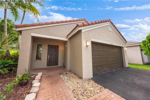 House in Weston, Florida 3 bedrooms, 143.26 sq.m. № 1995021 - photo 15