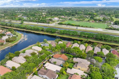 House in Weston, Florida 3 bedrooms, 143.26 sq.m. № 1995021 - photo 6