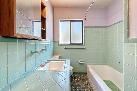 Купить виллу или дом в Сент-Питерсберг, Флорида 4 комнаты, 86.96м2, № 1759922 - фото 24