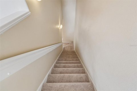 Townhouse in Tampa, Florida 3 bedrooms, 154.68 sq.m. № 2227880 - photo 25
