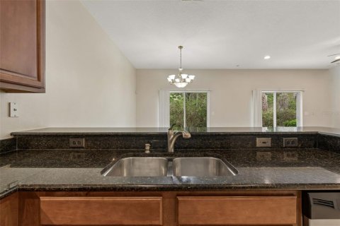 Townhouse in Tampa, Florida 3 bedrooms, 154.68 sq.m. № 2227880 - photo 22