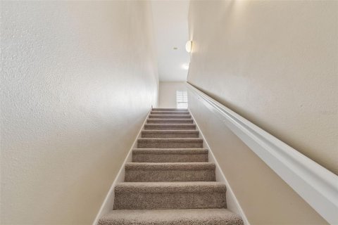 Townhouse in Tampa, Florida 3 bedrooms, 154.68 sq.m. № 2227880 - photo 24