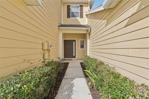 Townhouse in Tampa, Florida 3 bedrooms, 154.68 sq.m. № 2227880 - photo 4