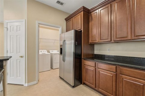 Townhouse in Tampa, Florida 3 bedrooms, 154.68 sq.m. № 2227880 - photo 21