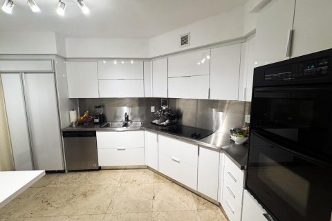Condo in Sunny Isles Beach, Florida, 3 bedrooms № 2181464 - photo 30
