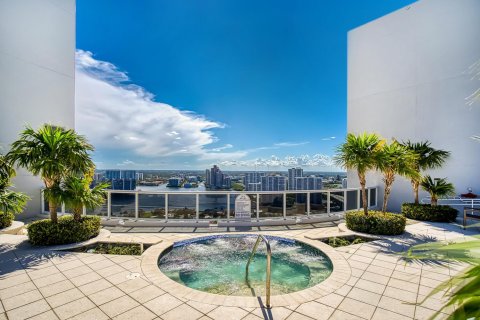 Condo in Sunny Isles Beach, Florida, 3 bedrooms № 2181464 - photo 7