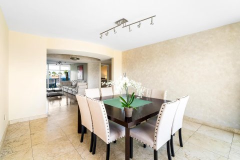 Condo in Sunny Isles Beach, Florida, 3 bedrooms № 2181464 - photo 29