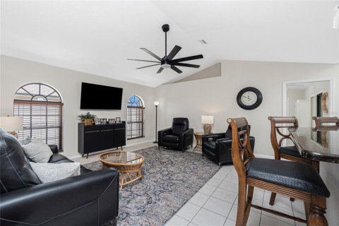 House in Port Charlotte, Florida 3 bedrooms, 191.47 sq.m. № 1877224 - photo 10