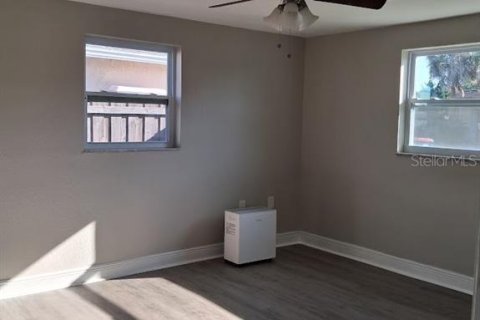 Villa ou maison à louer à Holiday, Floride: 3 chambres, 99.87 m2 № 2416389 - photo 7