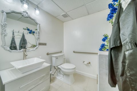Propiedad comercial en venta en South Miami, Florida № 1868142 - foto 11