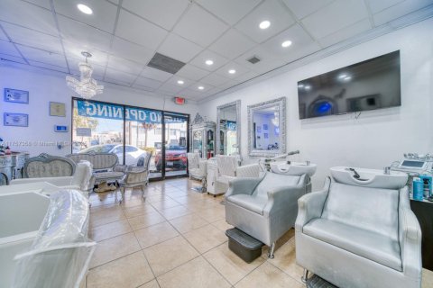 Propiedad comercial en venta en South Miami, Florida № 1868142 - foto 2