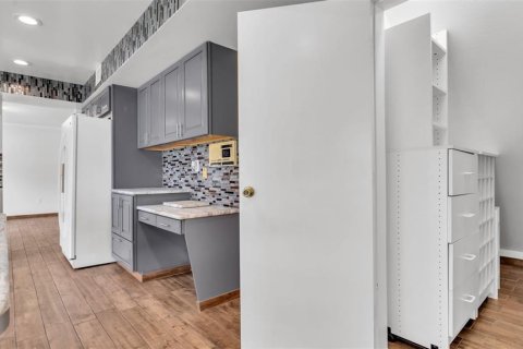 Villa ou maison à louer à Palm Harbor, Floride: 4 chambres, 202.99 m2 № 1833329 - photo 14