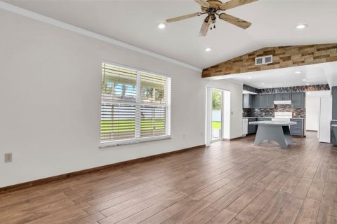 Villa ou maison à louer à Palm Harbor, Floride: 4 chambres, 202.99 m2 № 1833329 - photo 17