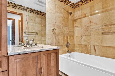 Villa ou maison à louer à Palm Harbor, Floride: 4 chambres, 202.99 m2 № 1833329 - photo 22