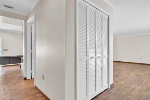 Villa ou maison à louer à Palm Harbor, Floride: 4 chambres, 202.99 m2 № 1833329 - photo 5