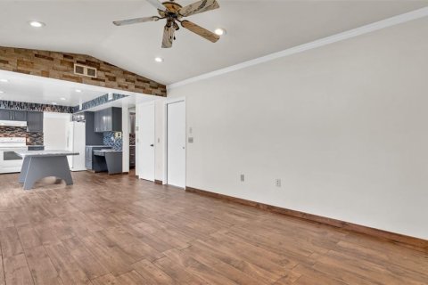 Villa ou maison à louer à Palm Harbor, Floride: 4 chambres, 202.99 m2 № 1833329 - photo 15