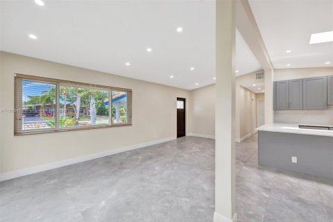 Villa ou maison à louer à Fort Lauderdale, Floride: 3 chambres, 136.85 m2 № 1956174 - photo 7