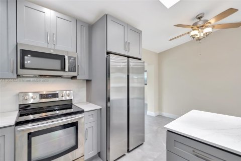 Villa ou maison à louer à Fort Lauderdale, Floride: 3 chambres, 136.85 m2 № 1956174 - photo 11