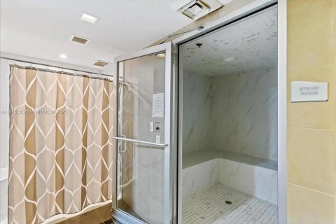 Condo in Miami, Florida, 1 bedroom № 1963051 - photo 28