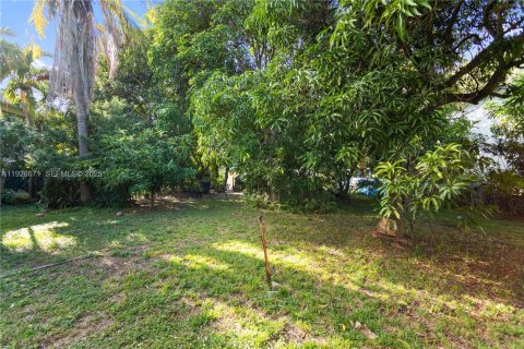 Land in Fort Lauderdale, Florida № 1986157 - photo 3