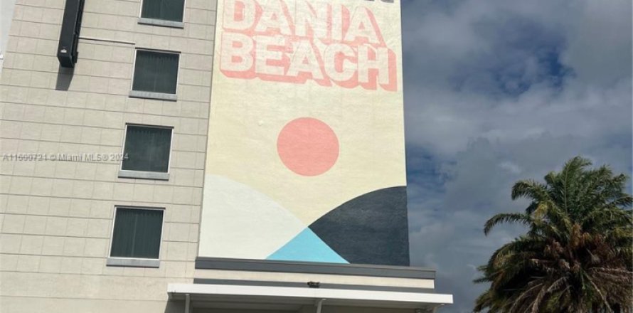 Negocio en Dania Beach, Florida № 1216204