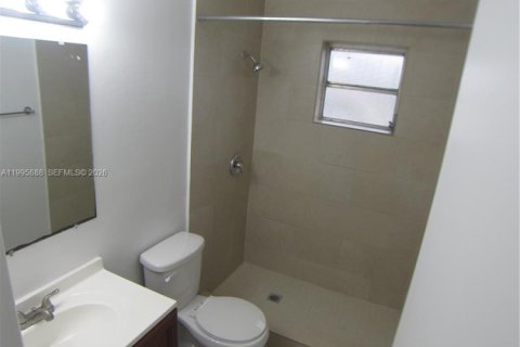 Casa en alquiler en Miami Gardens, Florida, 2 dormitorios, 75.25 m2 № 2058618 - foto 6