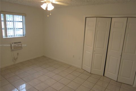 Casa en alquiler en Miami Gardens, Florida, 2 dormitorios, 75.25 m2 № 2058618 - foto 8