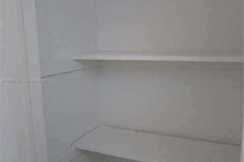 Casa en alquiler en Miami Gardens, Florida, 2 dormitorios, 75.25 m2 № 2058618 - foto 9