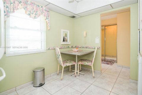 Condo in Dania Beach, Florida, 2 bedrooms  № 2041484 - photo 14