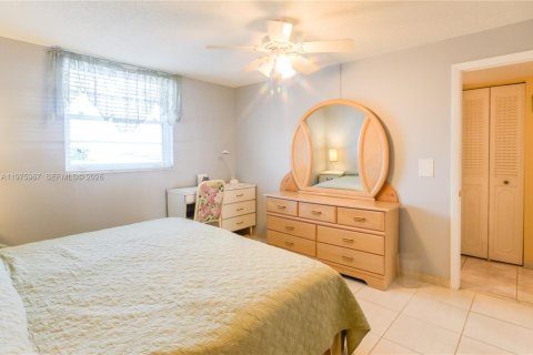Condo in Dania Beach, Florida, 2 bedrooms  № 2041484 - photo 20