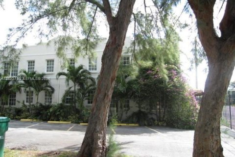Condo in Miami, Florida, 2 bedrooms  № 2176350 - photo 6