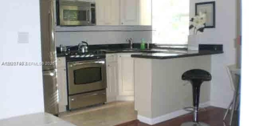 Condo in Miami, Florida, 2 bedrooms  № 2176350