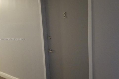 Condo in Miami, Florida, 2 bedrooms  № 2176350 - photo 10