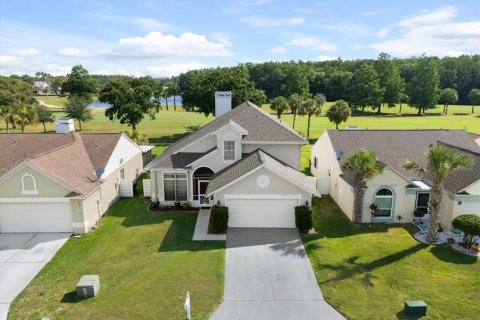 House in Orlando, Florida 3 bedrooms, 192.68 sq.m. № 1211442 - photo 2