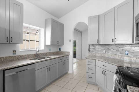 House in Orlando, Florida 3 bedrooms, 192.68 sq.m. № 1211442 - photo 6