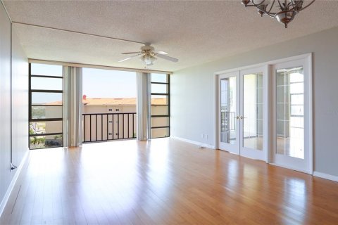 Copropriété à vendre à South Pasadena, Floride: 2 chambres, 120.77 m2 № 2117692 - photo 18