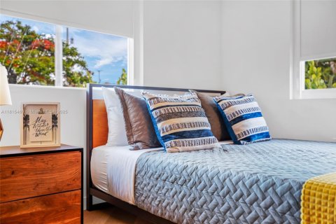 Casa en venta en Miami, Florida, 3 dormitorios № 2019086 - foto 23