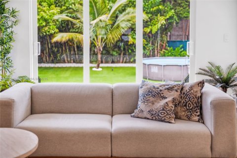 Casa en venta en Miami, Florida, 3 dormitorios № 2019086 - foto 13