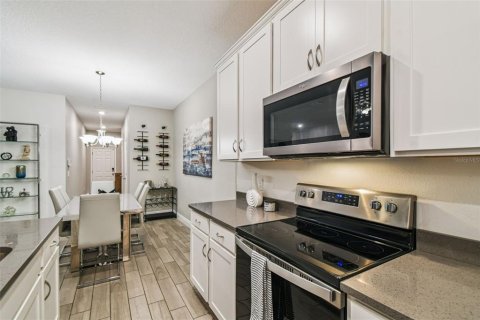 Townhouse in Winter Park, Florida 3 bedrooms, 214.42 sq.m. № 1885856 - photo 17